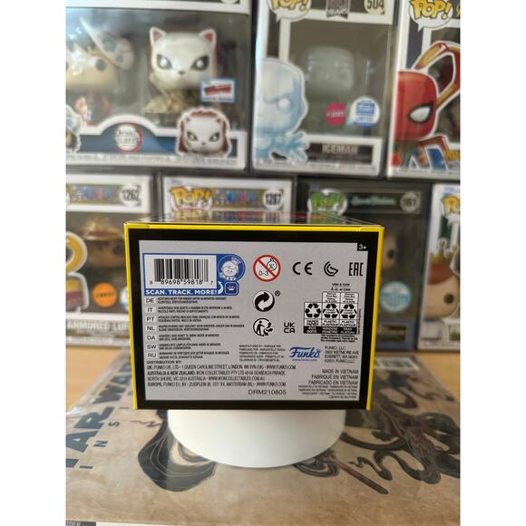 Funko Pop! Dustin #828 Stranger Things Netflix Target Exclusive Black Light - Picture 6 of 6